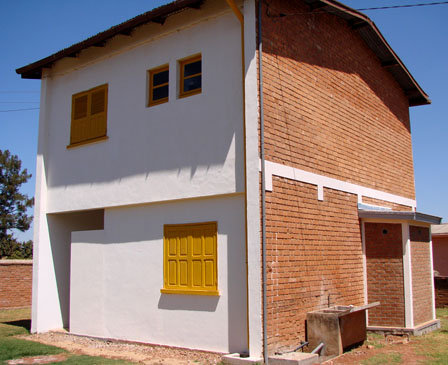 Façade extérieure rénovée de la fromagerie